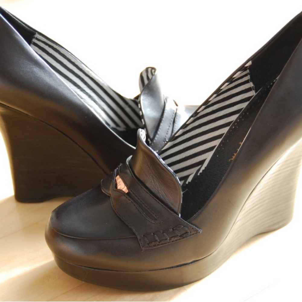 🐑🐑💋Vintage L.A.M.B. **RARE** Penny Loafers, size 8